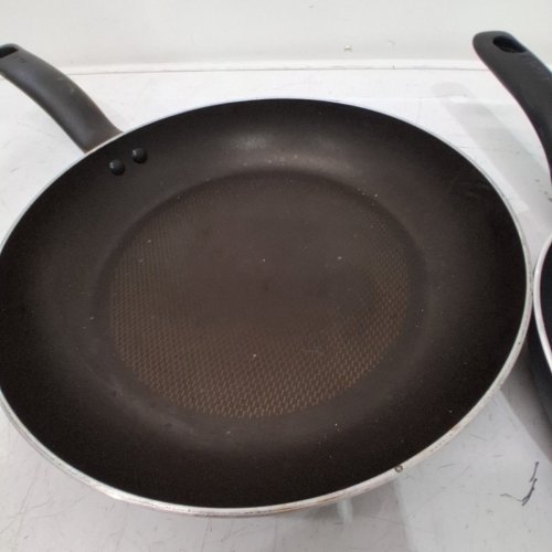 T-FAL INTUITION NONSTICK FRY PAN SET - 8-10" - BLACK image 3