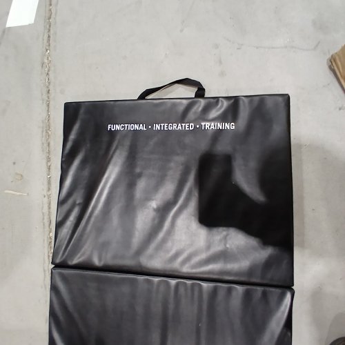 EVERLAST FOLDING EXERCISE MAT - 72" X 24" X 1.25" - BLACK (MODEL: EV9050BK) image 4