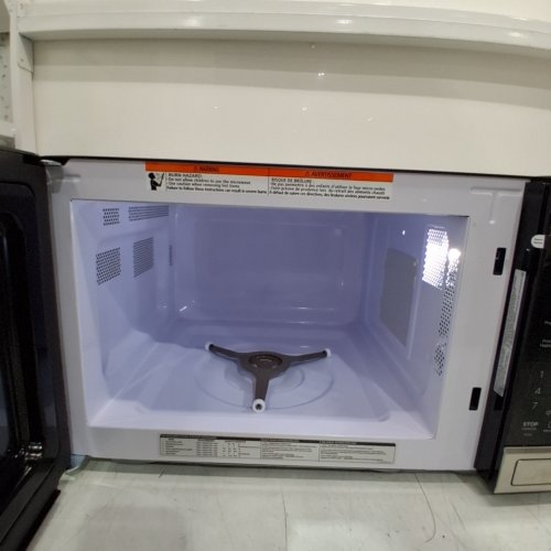 BLACK+DECKER STAINLESS STEEL MICROWAVE OVEN WITH PUSH BUTTON DOOR AND CHILD SAFETY LOCK - 900W - 1.1 CU.FT. - BLACK / SILVER (MODEL NO. EM031MB11-P) image 3