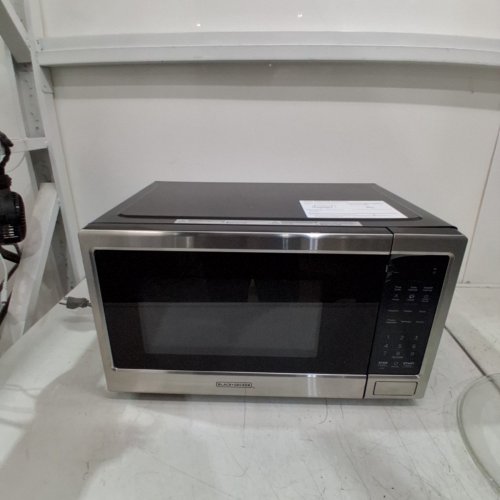 BLACK+DECKER STAINLESS STEEL MICROWAVE OVEN WITH PUSH BUTTON DOOR AND CHILD SAFETY LOCK - 900W - 1.1 CU.FT. - BLACK / SILVER (MODEL NO. EM031MB11-P) image 4