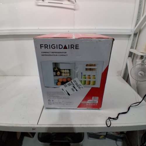 FRIGIDAIRE RETRO SERIES COMPACT REFRIGERATOR WITH BUILT IN BOTTLE OPENER - 1.6CUFT - SOFT ROSE GOLD/PINK (MODEL: EFR197-RGWHITE-6COM) image 6