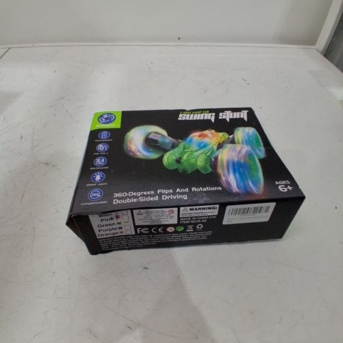 SWING STUNT 2.4GHZ REMOTE CONTROL STUNT CAR - GREEN image 3