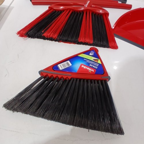 VILEDA OSKAR BROOM WITH DUSTPAN AND 1 SUPER ANGLE PRO BROOM image 3