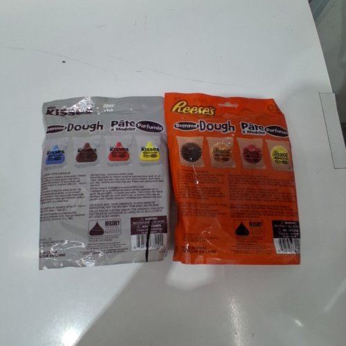 2 (20PC) REESE & HERSHEYS SCENTED DOUGH HALLOWEEN FAVOUR PACKS - 40 TOTAL image 3