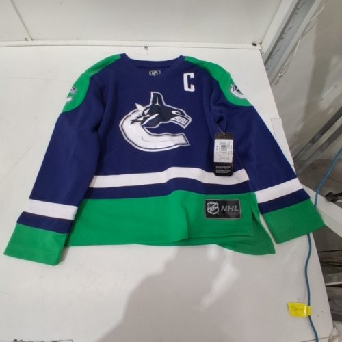 KID'S VANCOUVER CANUCKS QUINN HUGHES HOCKEY JERSEY - LARGE/EXTRA-LARGE - BLUE, GREEN, WHITE image 2