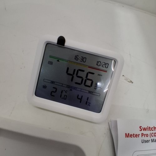 SWITCHBOT METER PRO INDOOR AIR QUALITY MONITOR CO2 DETECTOR - CO2 MONITOR, TEMPERATURE, HUMIDITY, MONITOR WITH APP, BLUETOOTH AIR QUALITY TESTER - WHITE (MODEL: W4900010) image 2