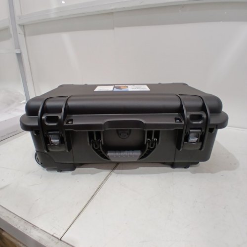NANUK 935 HARD CASE WITH HEAVY-DUTY WHEELS AND PRO PHOTO KIT - BLACK - (MODEL: 935S-060BK-0A0) image 4