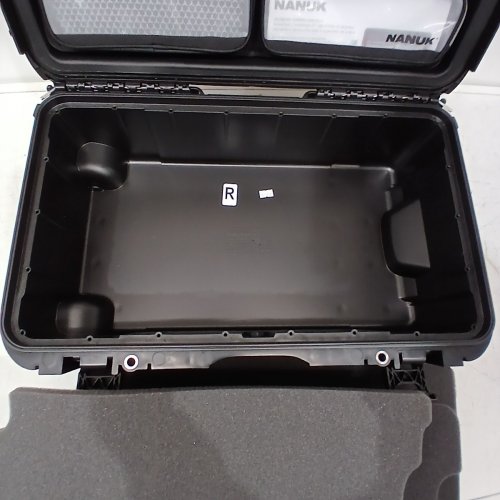 NANUK 935 HARD CASE WITH HEAVY-DUTY WHEELS AND PRO PHOTO KIT - BLACK - (MODEL: 935S-060BK-0A0) image 7