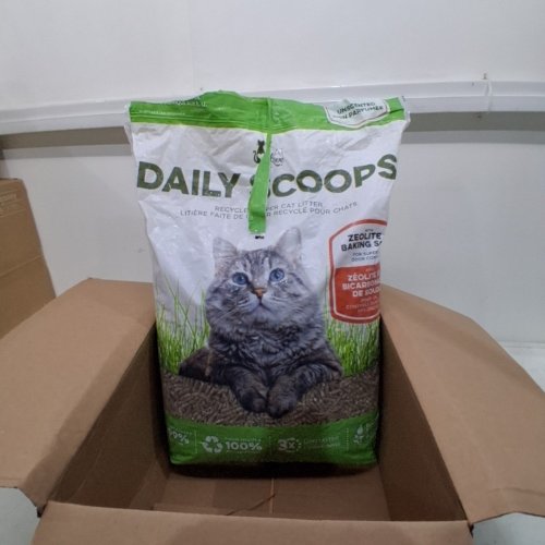 CAT LOVE DAILY SCOOPS RECYCLED PAPER CAT LITTER - 25LBS image 2
