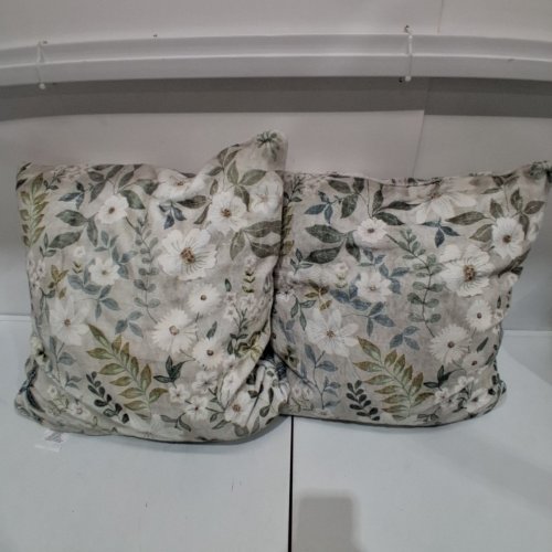 2PK WASH LUXE TOWN & COUNTRY LIVING DECORATIVE PILLOWS - 22" X 22" - MULTICOLOURED FLORAL (MODEL: 1901552) image 3