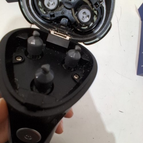 NANSHA ELECTRIC SHAVER - 3.7 V 5W - BLACK / SILVER (MODEL: RT53) image 4