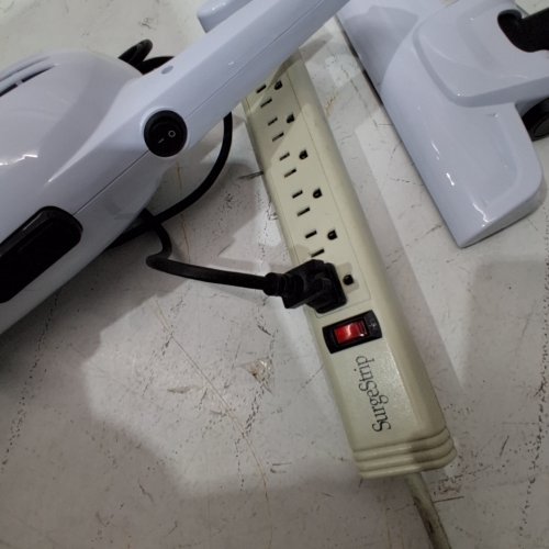 BISSELL FEATHERWEIGHT 3-IN-1 STICK/HAND VACUUM CLEANER - WHITE - (MODEL: 2033J) image 2