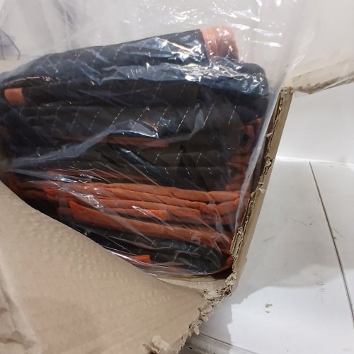 6PK AMAZON BASICS MOVING BLANKETS - 72" X 40" - BLACK/ORANGE (MODEL: 840324425598) image 3