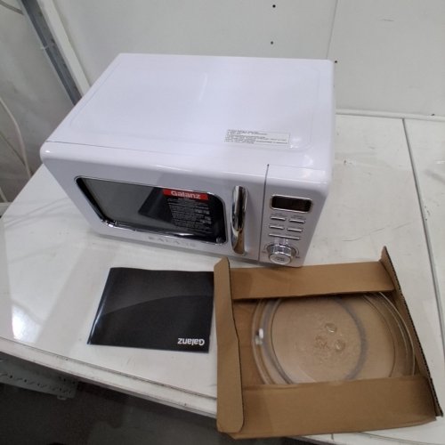 GALANZ RETRO STYLE COUNTERTOP MICROWAVE OVEN - 0.7CU.FT. - WHITE (MODEL: GLCMKZ07WER07) image 3