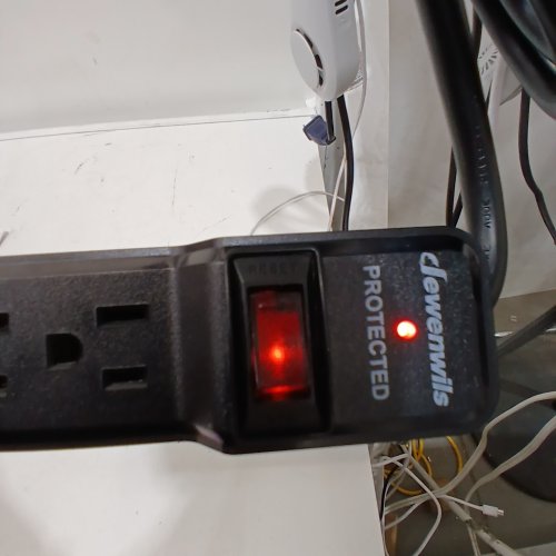 DEWENWILS 6-OUTLET SURGE PROTECTOR POWER BAR - 10FT CORD - BLACK - (MODEL: CHOU610A1) image 2