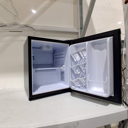 DANBY COMPACT REFRIGERATOR - 1.0 CU. FT. - BLACK (MODEL: DAR010A1BDB) image 4