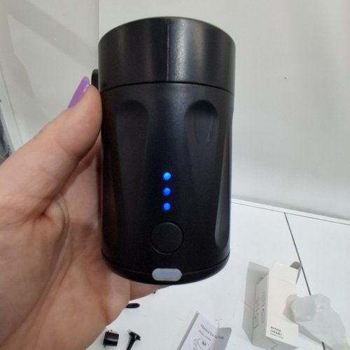 PORTABLE RECHARGEABLE AIR PUMP WITH 3 NOZZLES - 3000MAH - BLACK (MODEL: AP400) image 2
