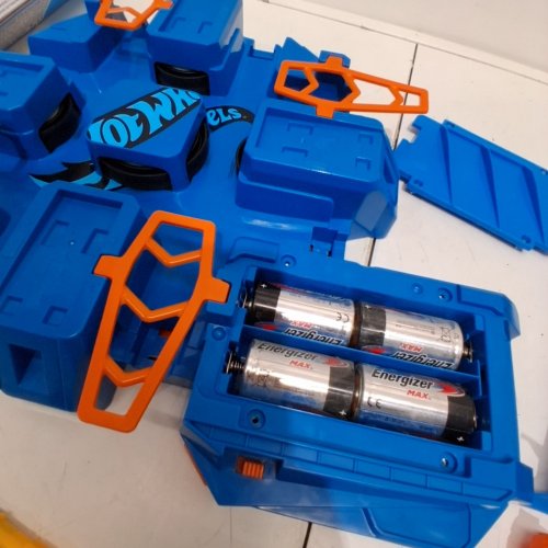 HOT WHEELS CRISS CROSS CRASH TRACK SET (MODEL: DTN42) image 2
