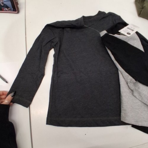 2PC RAGLAN LONG SLEEVE SHIRTS - XS (4-5) - CHARCOAL GRAY AND BLACK image 4