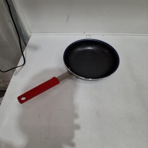 TRAMONTINA ALUMINUM NONSTICK PROFESSIONAL RESTAURANT FRY PAN, 10" - RED GRIP/BLACK (MODEL: 80114/535DS) image 2