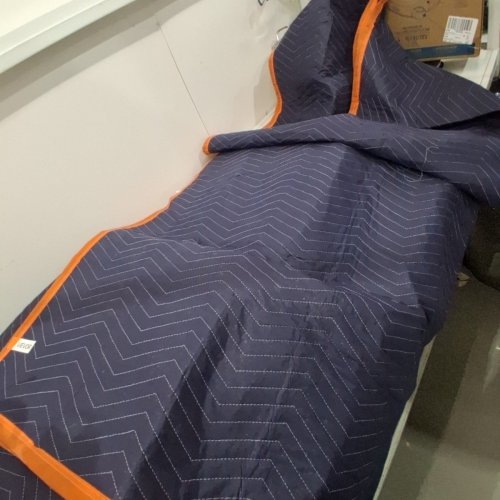 6PK VEVOR MOVING BLANKETS - 80" X 72" - NON-WOVEN & RECYCLED COTTON PACKING BLANKET - BLUE/ORANGE (MODEL: DCBYT80X72IN5J3EWV0) image 5