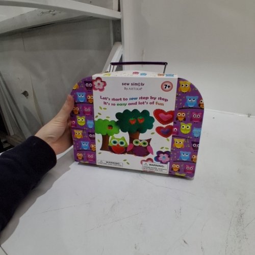 SEW SIMPLY BY ARTIKA CHILDREN'S BEGINNER SEWING KIT image 2