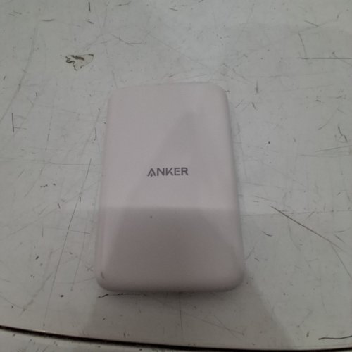 ANKER NANO ULTRA-SLIM MAGNETIC WIRELESS POWER BANK - 5000 MAH - 15W MAX - QI2 CERTIFIED - MAGSAFE COMPATIBLE - WHITE (MODEL: A1665) image 3