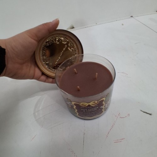 BATH & BODY WORKS HOT COCOA & CREAM SCENTED CANDLE - 14.5 OZ - BROWN WAX /GOLD LID image 4