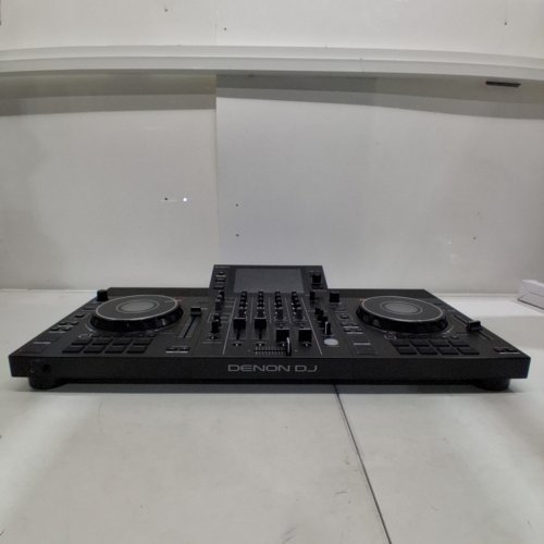 DENON DJ SC LIVE 4 STANDALONE DJ CONTROLLER WITH STEM SEPARATION ON 4-DECKS - BLACK image 11