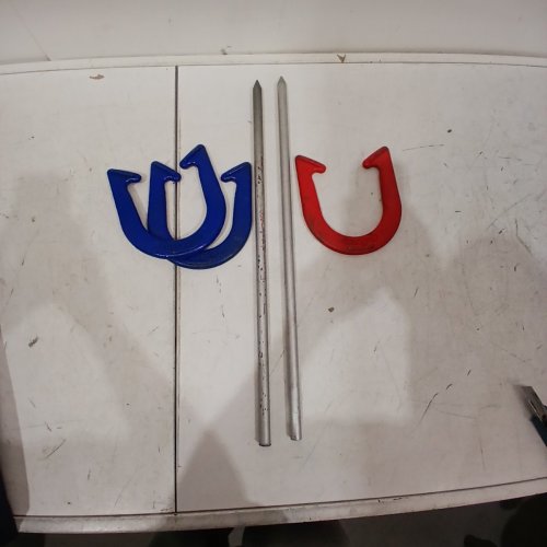 GOSPORTS HORSESHOES REGULATION GAME SET - INCLUDES 4 HORSESHOES, 2 STAKES AND CARRYING CASE (MODEL: HORSESHOES-STEEL-01) image 2