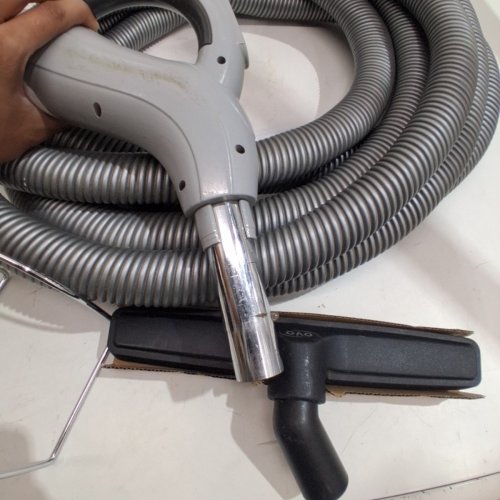 OVO CENTRAL VACUUM ATTACHMENT KIT WITH 35FT LOW-VOLTAGE HOSE - ON/OFF SWITCH AT THE HANDLE - GREY - (MODEL: BIT-LV35DP) image 5