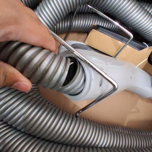 OVO CENTRAL VACUUM ATTACHMENT KIT WITH 35FT LOW-VOLTAGE HOSE - ON/OFF SWITCH AT THE HANDLE - GREY - (MODEL: BIT-LV35DP) image 6