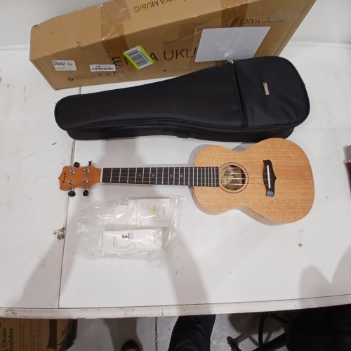 ENYA CONCERT UKULELE KIT FOR BEGINNERS WITH GIG BAG, CAPO, STRAP, STRINGS AND PICK, 23", NATURAL WOOD (MODEL: EUC-25D) image 3