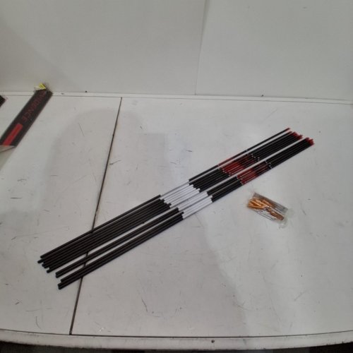 12PK BLOODSPORT EVIDENCE BARE 400 SHAFT ARROWS - 31.5" - RED/BLACK (MODEL: BLDM150B) image 2