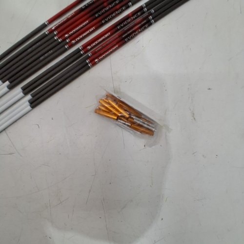 12PK BLOODSPORT EVIDENCE BARE 400 SHAFT ARROWS - 31.5" - RED/BLACK (MODEL: BLDM150B) image 3