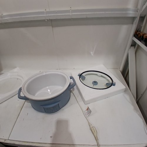 CROCKPOT ROUND SLOW COOKER WITH LOCK ABLE LID - 7QT - PROGRAMABLE FOR UP TO 20HRS - BLUE (MODEL: 2218661 image 3