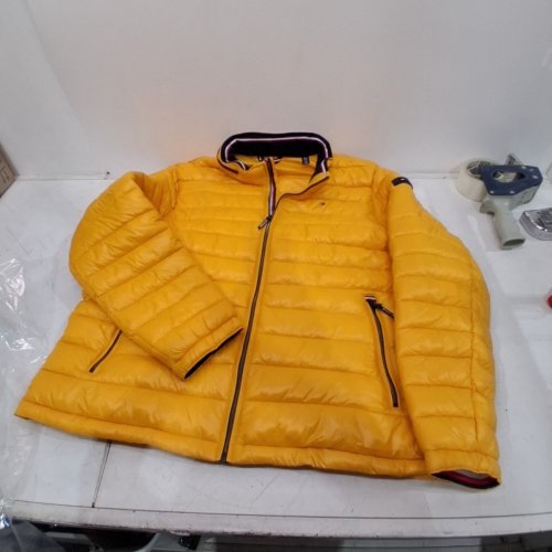MEN'S TOMMY HILFIGER PACKABLE DOWN JACKET - 2XL - YELLOW image 2