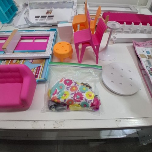 BARBIE MALIBU HOUSE PLAYSET - AGES 3+ image 4