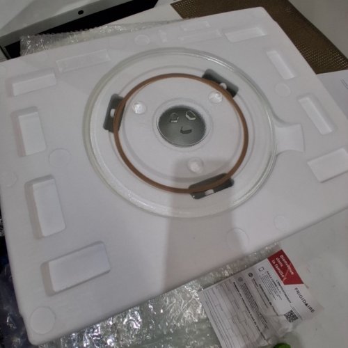 FRIGIDAIRE COUNTERTOP MICROWAVE OVEN - 1.1 CU. FT 900W- WHITE - (MODEL: EMW1154) image 4