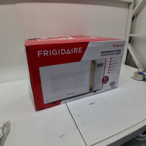 FRIGIDAIRE COUNTERTOP MICROWAVE OVEN - 1.1 CU. FT 900W- WHITE - (MODEL: EMW1154) image 5