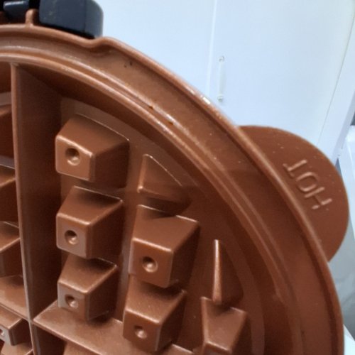 HAMILTON BEACH DURATHON REMOVABLE GRID BELGIAN WAFFLE MAKER (MODEL: 26031G) image 5