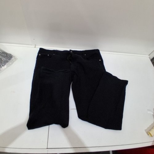 MEN'S DENVER HAYES VALUE STRETCH STRAIGHT FIT JEANS - 42 X 32 - BLACK (STYLE: 4AMCDHAS29125) image 2