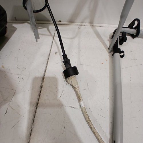GREENWORKS CORDED SNOW THROWER - 10 AMP - 16" CLEARING WIDTH - GREEN/BLACK (MODEL: SNA103) image 2