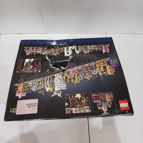 2750PC LEGO HARRY POTTER DIAGON ALLEY WIZARDING SHOPS BUILDING SET (MODEL: 76444) image 3