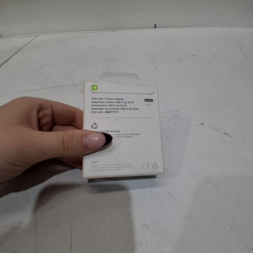APPLE USB-C 20W POWER ADAPTER image 3