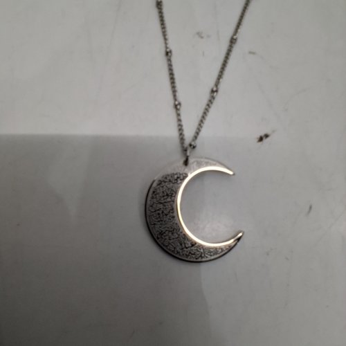 WOMENS ADJUSTABLE CRESCENT MOON PENDANT NECKLACE - 20-22" CHAIN LENGTH / 25 MM PENDANT - SILVER TONE image 2