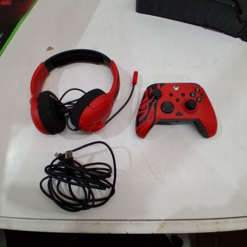 PDP XBOX BUNDLE PACK WITH REMATCH ADVANCED WIRED CONTROLLER AND AIRLITE STEREO GAMING HEADSET - INCLUDES 1 MONTH ULTIMATE X GAME PASS - SPIRIT RED/BLACK (MODEL:049-026-SRB) image 3