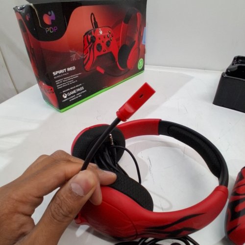 PDP XBOX BUNDLE PACK WITH REMATCH ADVANCED WIRED CONTROLLER AND AIRLITE STEREO GAMING HEADSET - INCLUDES 1 MONTH ULTIMATE X GAME PASS - SPIRIT RED/BLACK (MODEL:049-026-SRB) image 5
