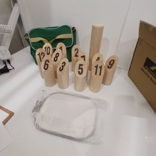 APUDARMIS SKITTLE SCATTER WOOD TOSSING GAME SET WITH SCOREBOARD AND CARRYING BAG - ASSORTED COLOURS (MODEL: ‎MXZ-U009) image 2