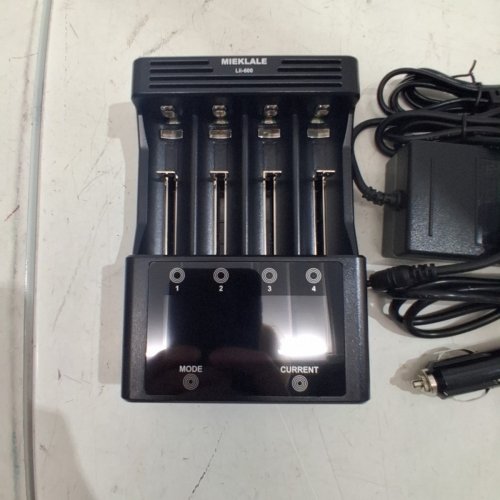 MIEKLALE SMART UNIVERSAL LCD BATTERY CHARGER - 12V - BLACK (MODEL: LII-600) image 4